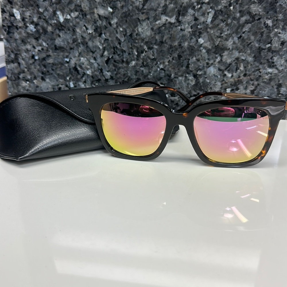 Diff Eyewear Bella Polarized Mirrored Square Sunglasses